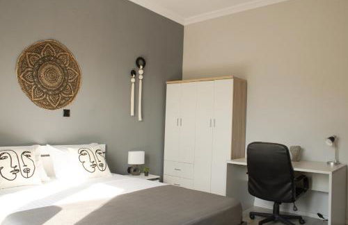 Helen's Cozy Stay - Photo 14