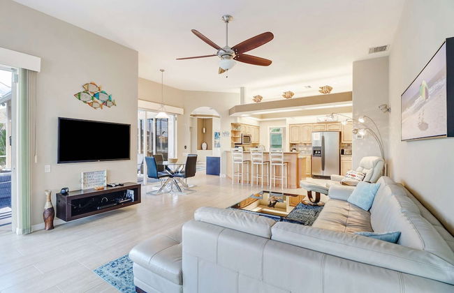 Cape Coral Pool Home With Boat Lift, Access to Gulf - Foto 11