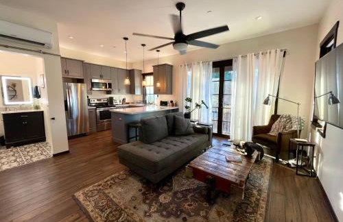 Cozy Guesthouse with Rooftop Deck - Foto 8