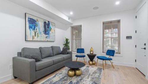 Capitol View 2 DC Townhouse Condo with Private Backyard and Garage Parking - Foto 3