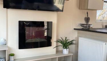 Haggerston Castle 6 Berth Caravan - Lakefield 115 - Foto 3