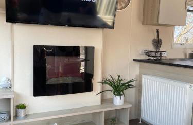 Haggerston Castle 6 Berth Caravan - Lakefield 115 - Foto 3