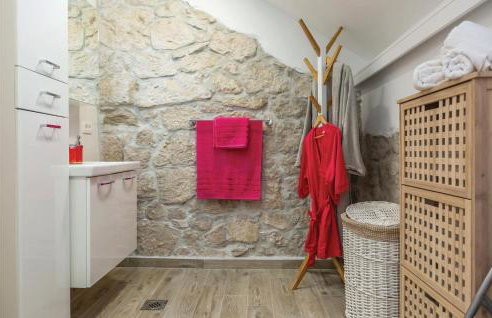 Awesome Home In Ploce With Jacuzzi - Foto 30