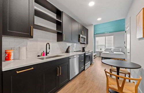 Spacious Studio in Midtown Free Pool and Parking - Foto 13