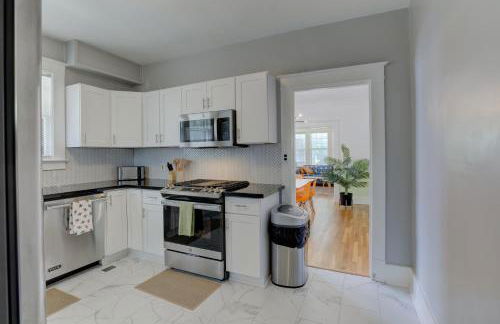 Spacious 3BR Cooper-Young Bungalow - Sleeps 8 - Walkable to Dining - Easy Access to Downtown - Parking - Foto 12