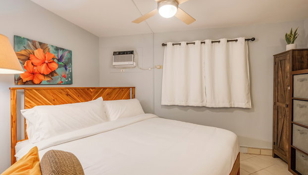 Romannas Golden Ray Oceanfront Condo in Maui Sunset Resort - Foto 5, Habitación