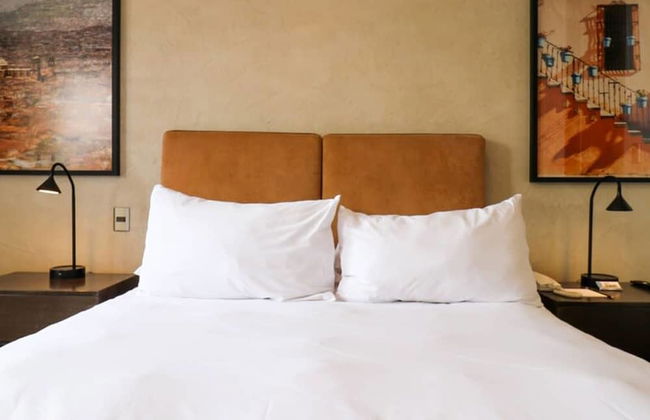 w Picturesque 2BR at Malecon - Photo 22