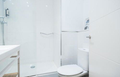 Sunny Apartment with Private Terrace in Gracia, Barcelona - Foto 17