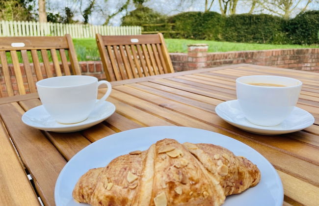 Log Burner and Beamed Ceilings-king Size Bed - Foto 23