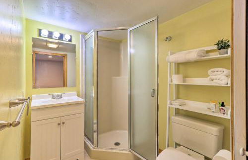 Lakeside Home with Beach about 14 Mi to Ski Area! - Foto 17