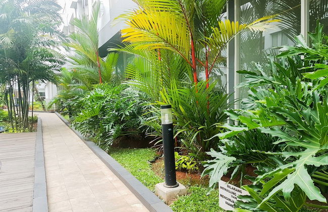 Best Price Studio Apartment at Tamansari Skylounge - Foto 21