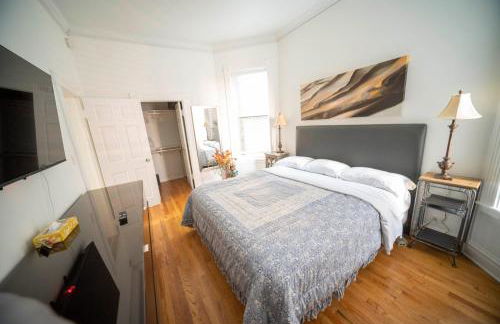 Club Salon Sleeps 10-20 Free Parking & TV - Foto 10