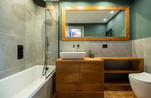 Luxury 9-Bed Apartment Steps from Ski Slopes with Parking & Ski Box - Foto 10