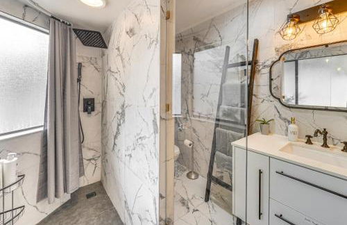 Work and Relax! Updated Walnut Creek Home with Office - Foto 17