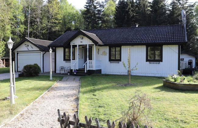 4 Person Holiday Home in Mellerud - Foto 1