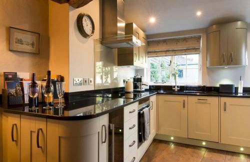 Miller Cottage a luxury 1550's cottage in the Historic centre of Saffron Walden - Foto 7