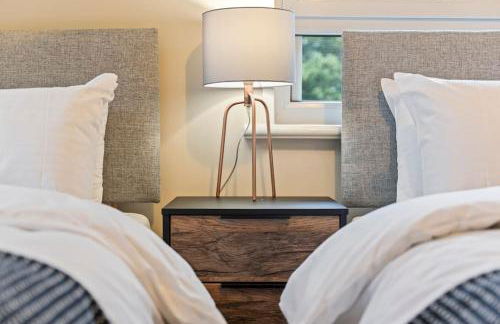 Modern 4 Bed house Ideal for Groups, Contractors near City Airport & O2 Arena, free parking & Wifi included - Foto 20