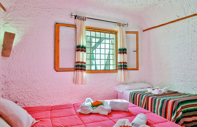 Cuevas El Moral - Foto 12