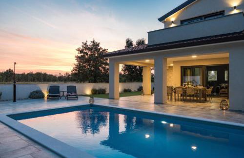 SPECIAL OFFER! NEW LUXURY APARTMENT with pool, fitness, outdoor bar&grill - Foto 37