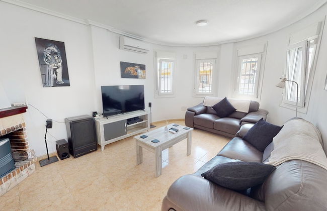 Sucina 3-bed Villa, Sleeps 6 & Pet Friendly - Foto 9