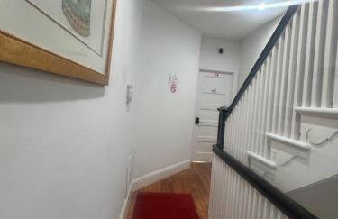 Large DUPLEX Apt 2Bdrm 1Den-Metro - Photo 48