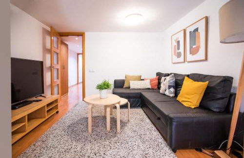 E3val1048 - Newly Decorated Flat closed to the cent - Foto 2