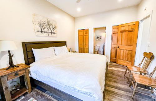 Lakefront Home Near Wisp with Great Location Dock Slip Hot Tub - Foto 26