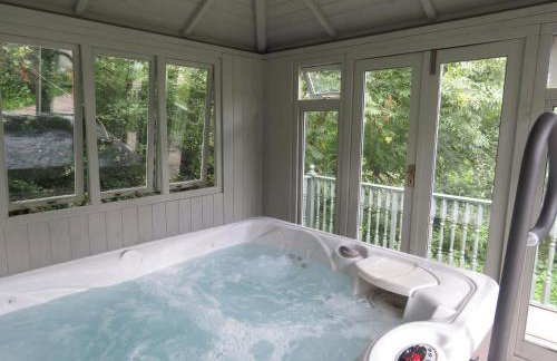 Blaenfforest Rose Cottage Newcastle Emlyn - Photo 2