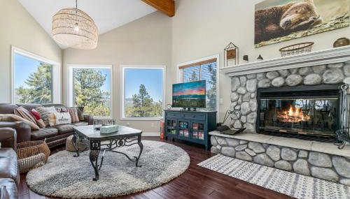 BB Lake View Lodge - Gorgeous Lakeviews, Hot Tub, Jetted Tub, and Firepit! - Foto 2