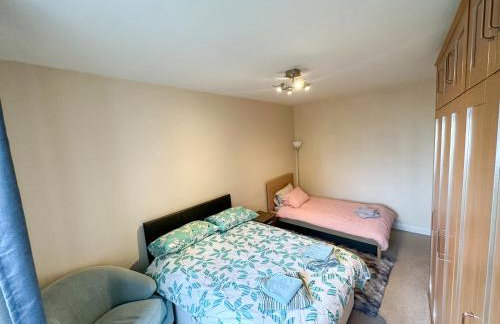 2 Bed Flat - short walk from Brent Cross Station - Photo 8