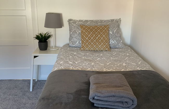 4 Bedroom House By Your Stay Solutions Short Lets & Serviced Accommodation Southampton With Terrace & Garden - Foto 12