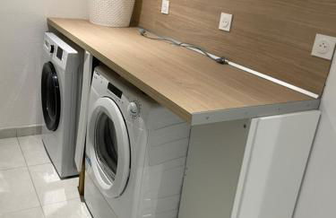 Chez Julie petit appartement une chambre rez jardin maison - Foto 13