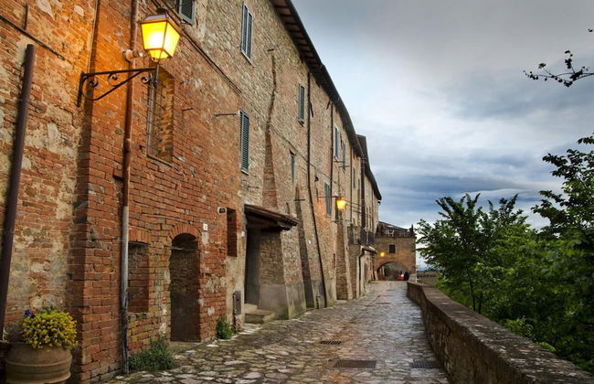 Casabella With Garden - Photo 29