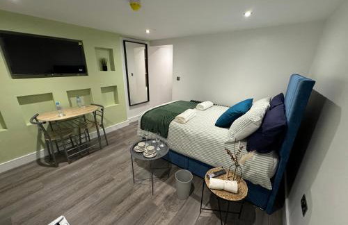 Southgate Luxury Apartments-Jaquzzi Bath-Private Parking- suitable for contractors - Foto 14