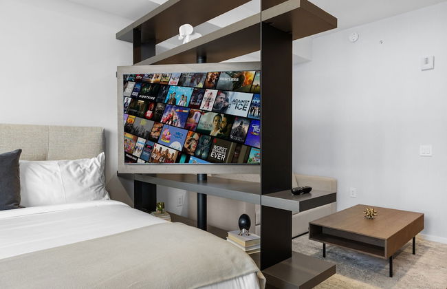 Luxury Studio Panoramic Outlook - Photo 6