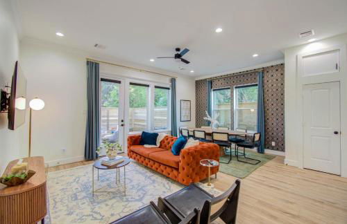 Houston Entertainment Haven - Photo 2