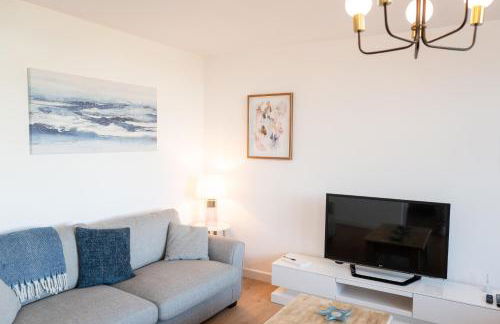 Clifftop Coastal Retreat - Accessible Pet Friendly Sea View - Sleeps 8 - Perfect for Contractors and Long Stays - Foto 18