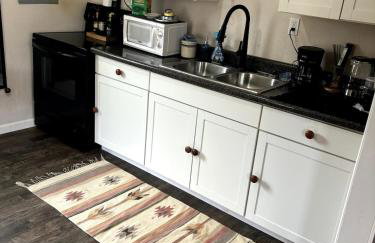 Quaint cottage near Local and State Parks and Minutes from Laurel Cove and Bell Theatre - Foto 2