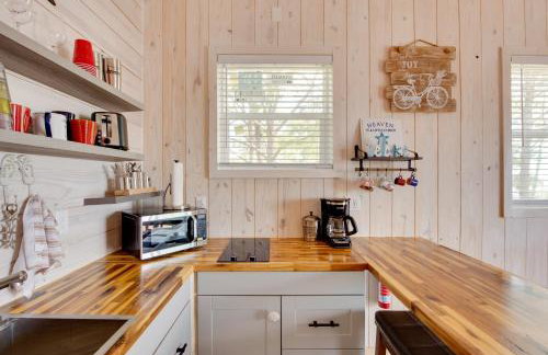 Beachfront Retreat with Dock in Lanark Village! - Foto 9