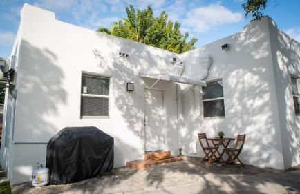 Stylish Studio Near Wynwood & Design District - Photo 2