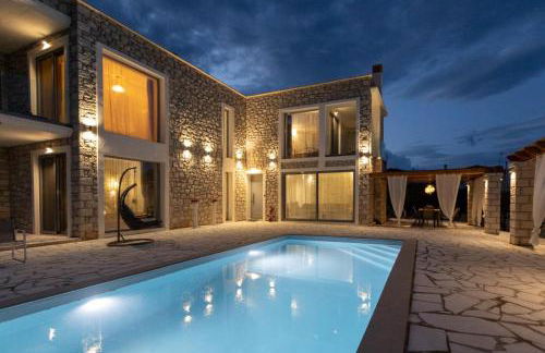 Rafaelia Premium villa with private pool in Drepano - Foto 1