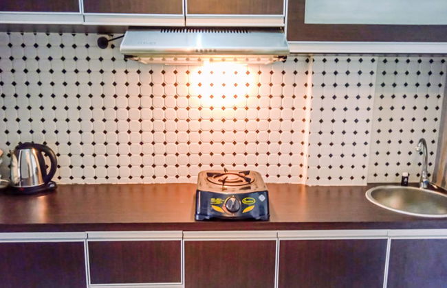 Comfortable Studio Room near Airport at Skylounge Tamansari Apartment - Foto 7