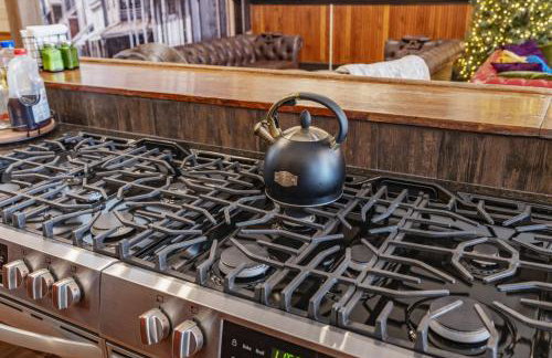 Historic Yellowstone Saloon - Foto 72