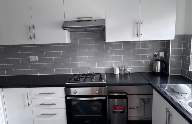 Spacious 2-bed Apartment in Hornchurch - Foto 11