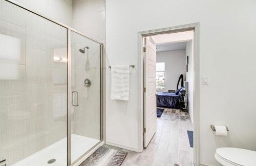 Poolside and Hot Tub Lounging Luxe Rio Rancho Home - Foto 20