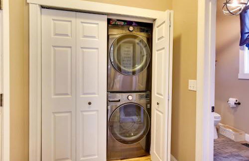 Hot Tub, Pavilion! Family Home Near UO and Autzen - Photo 13