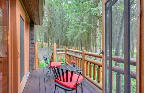 Magical Metamora Cottage with Fire Pit, Pond, Deck! - Foto 27