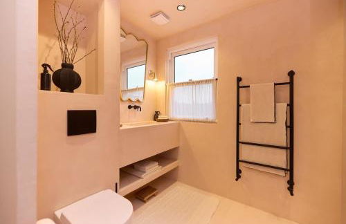 The Kensal Rise Retreat - Stunning 4bdr Home With Garden - Photo 52