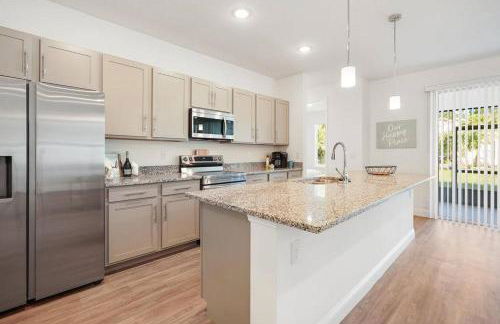 Luxury King Suite, 3BR 2BA, Beach Vibe, Top-Tier Amenities, Prime location - Foto 21