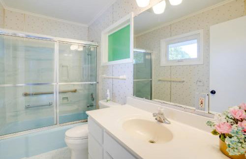 Hike and Ski Scenic Group Retreat in Wardensville - Foto 23